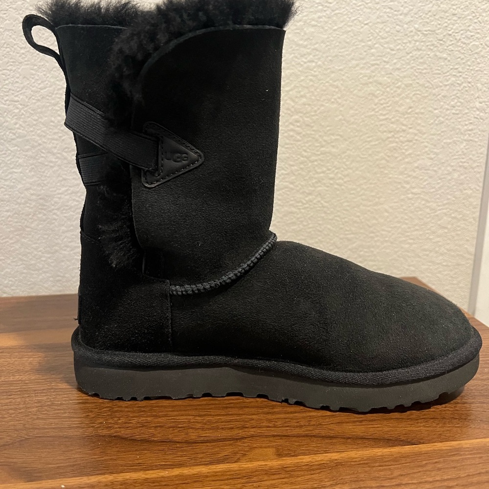 UGG Black Winter Boots with Shearling Lining - Picture 3 of 4